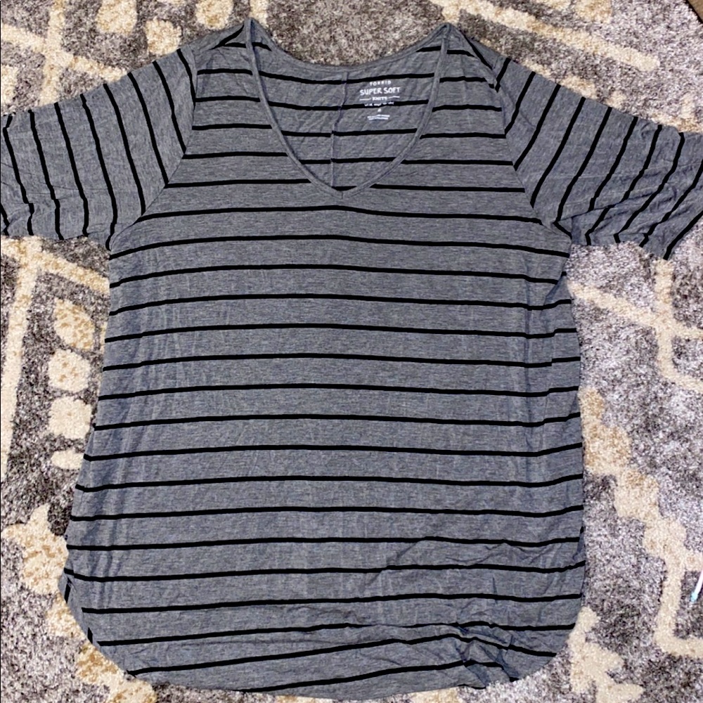 Torrid soft t shirt size 4